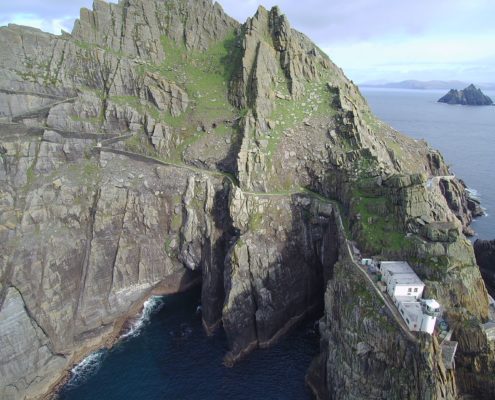 skelligs rocks lighthouse